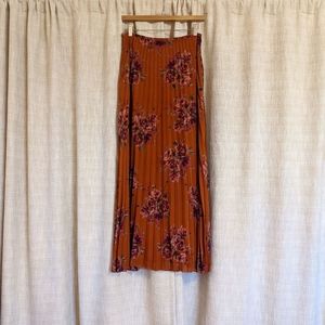 Elle Pleated Floral Maxi Skirt
